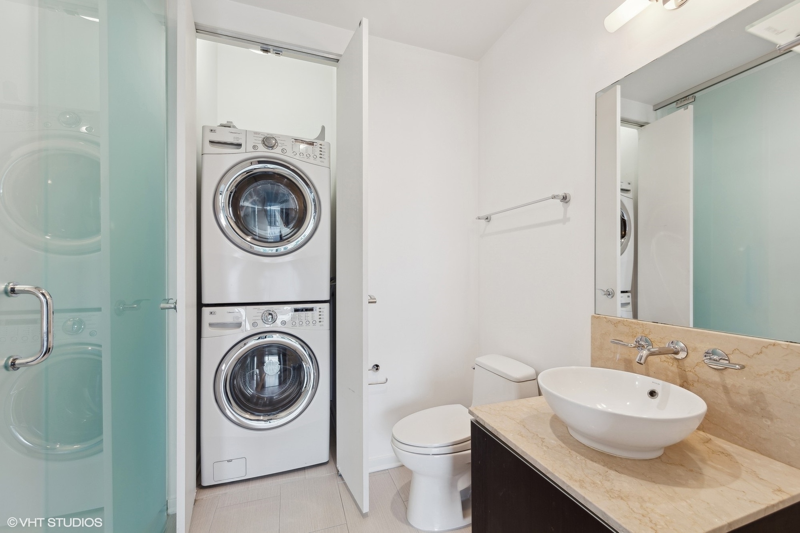 600 N Fairbanks Court Unit: 3303