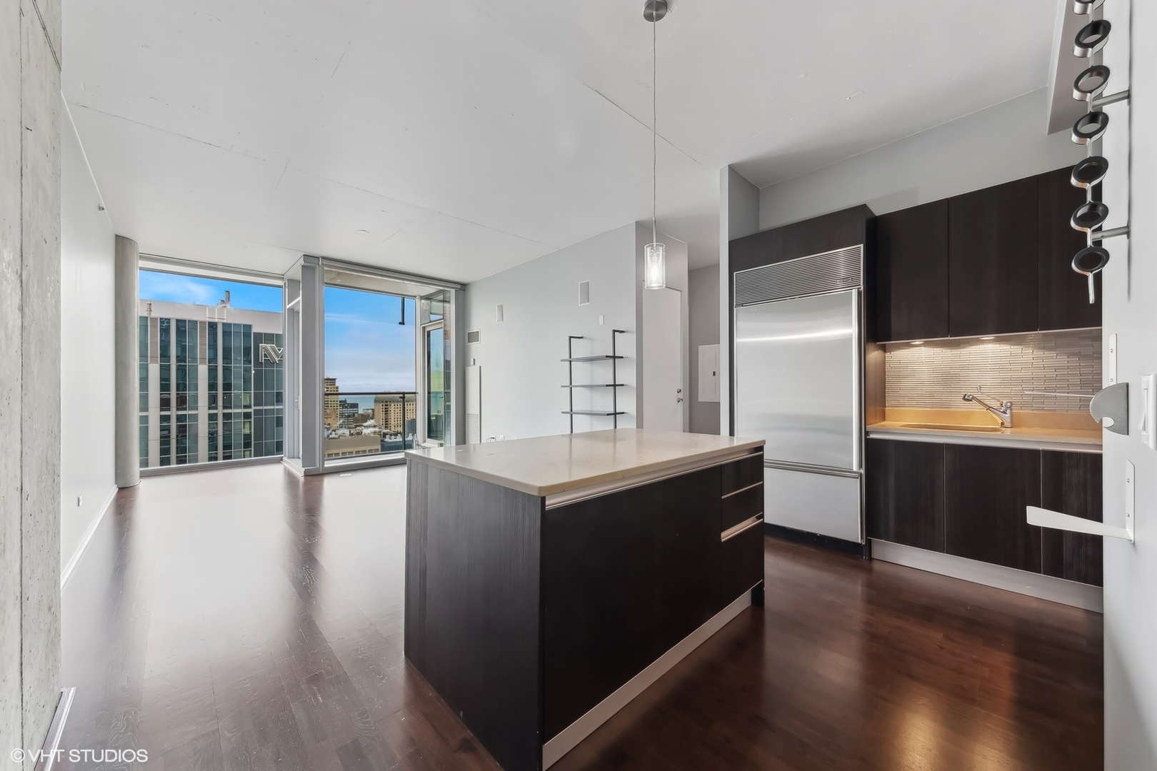 600 N Fairbanks Court Unit: 3303