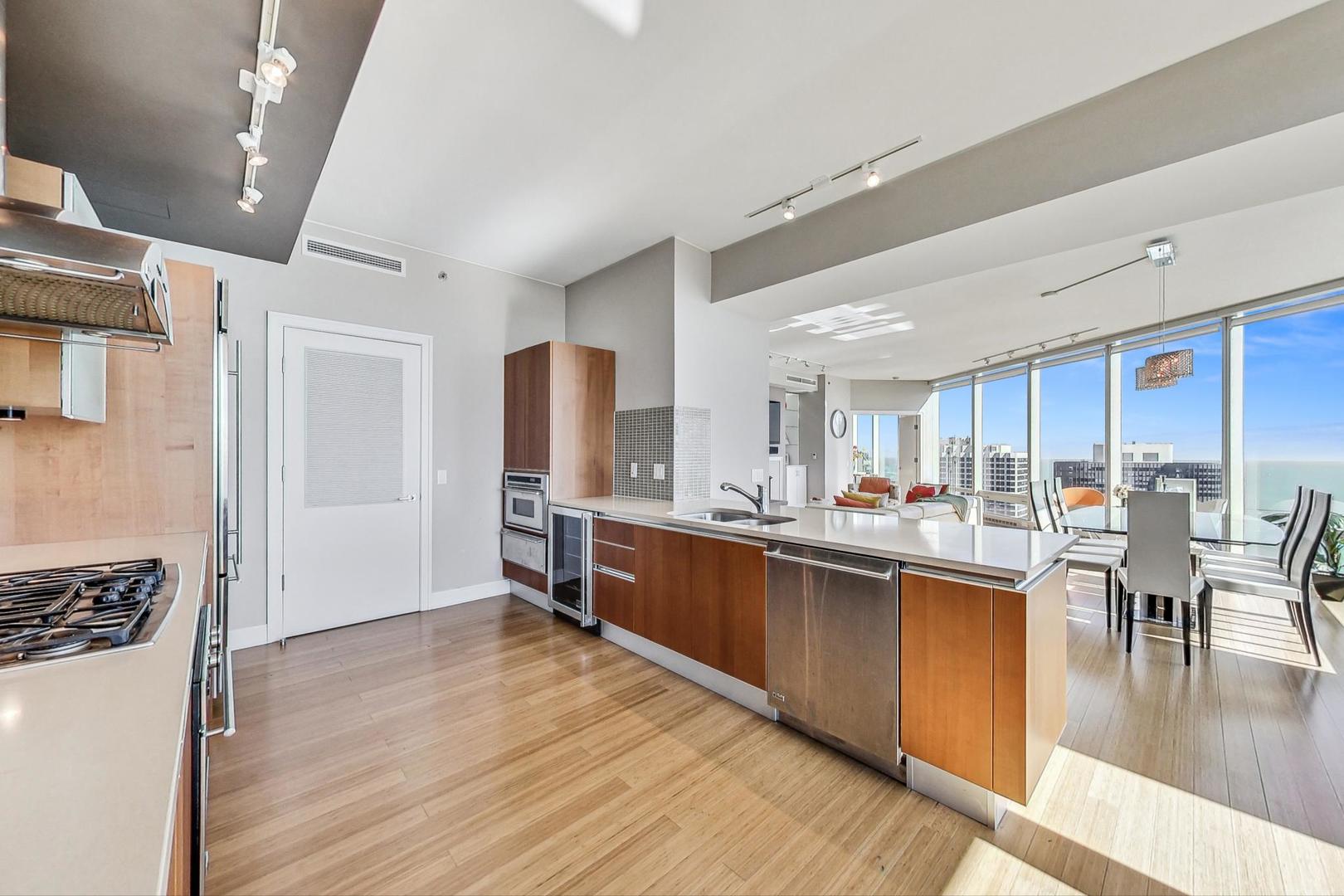 340 E Randolph Street Unit: 4901