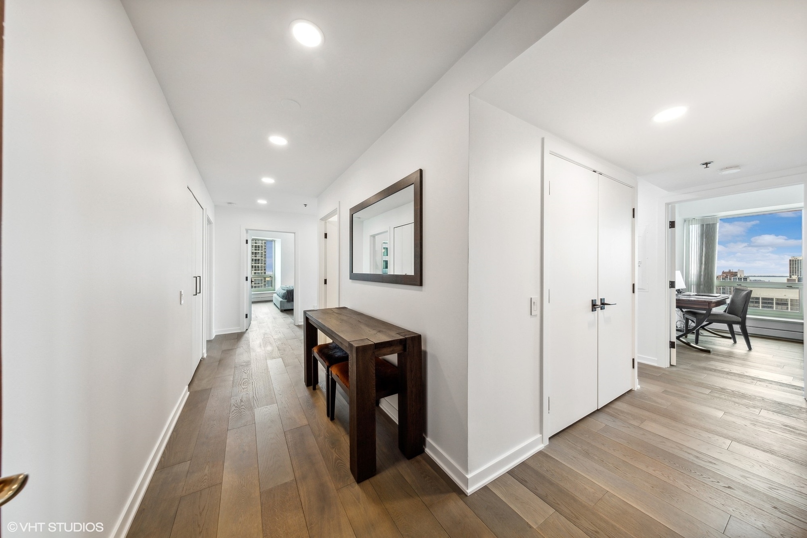 57 E Delaware Place Unit: 2805
