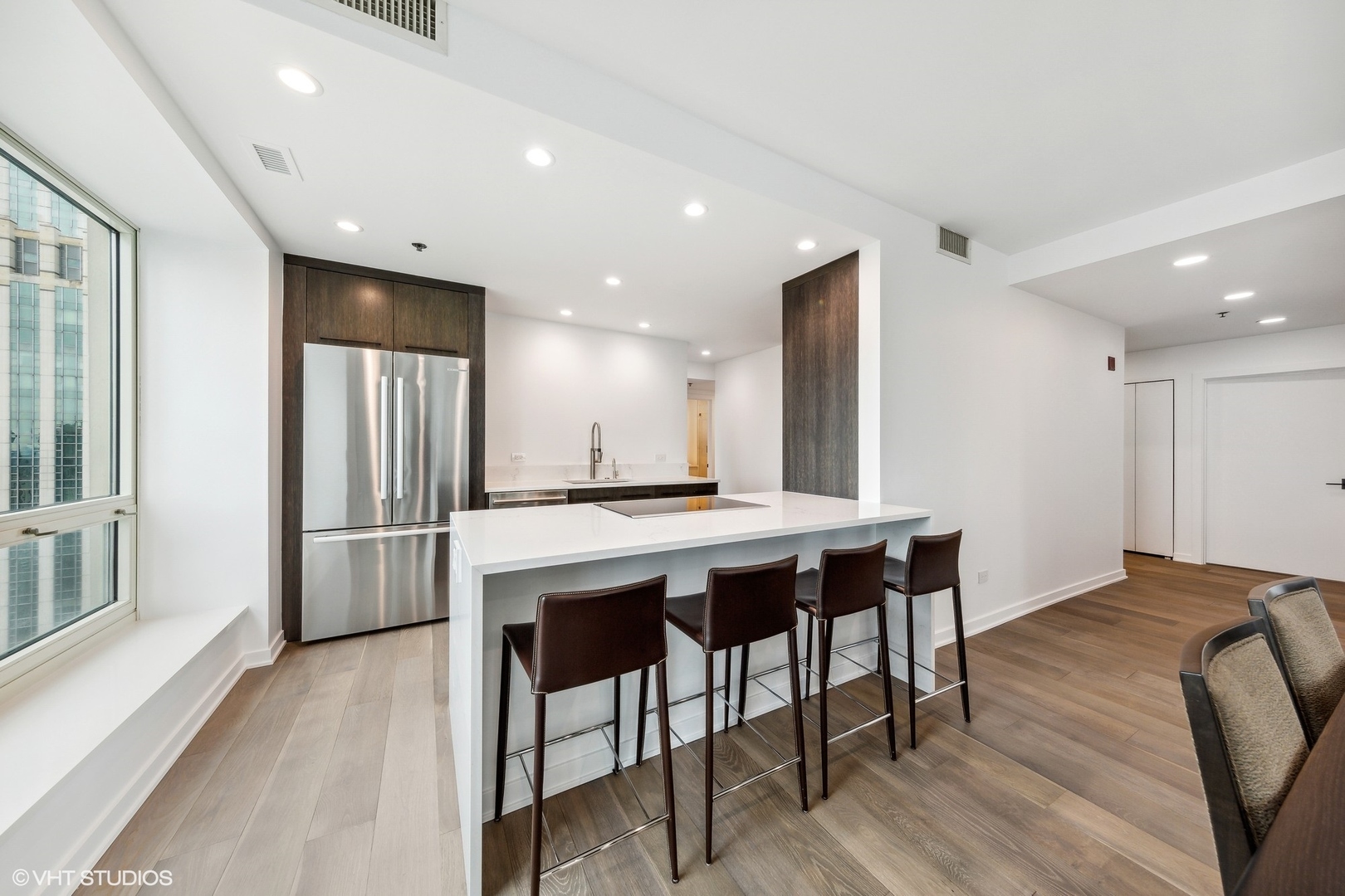 57 E Delaware Place Unit: 2805