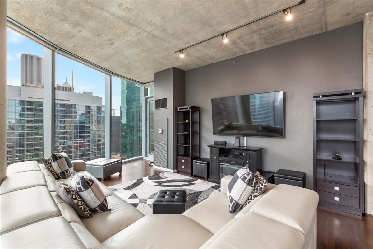 600 N Fairbanks Court Unit: 3301