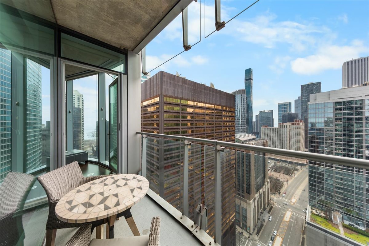 600 N Fairbanks Court Unit: 3301