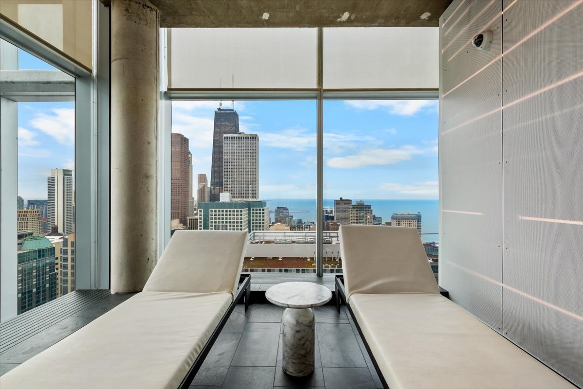 600 N Fairbanks Court Unit: 3301