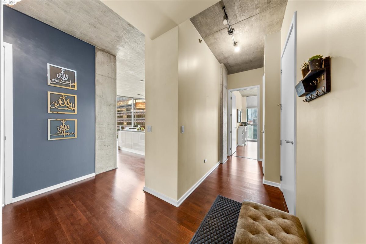 600 N Fairbanks Court Unit: 3301