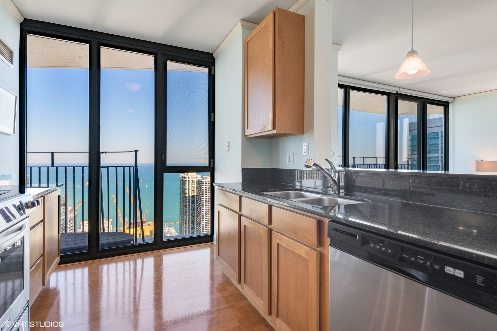 225 N Columbus Drive Unit: 6006