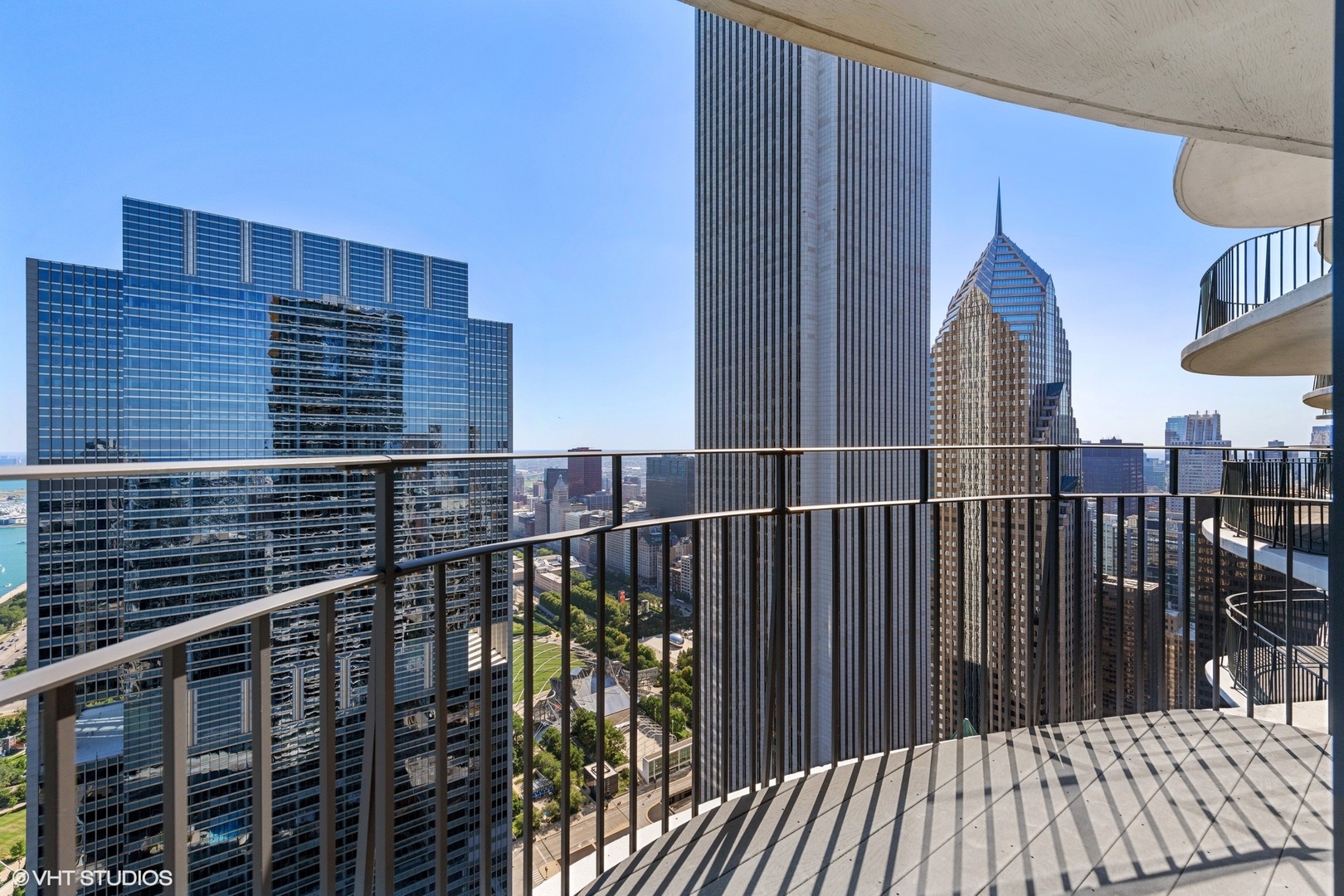 225 N Columbus Drive Unit: 6006