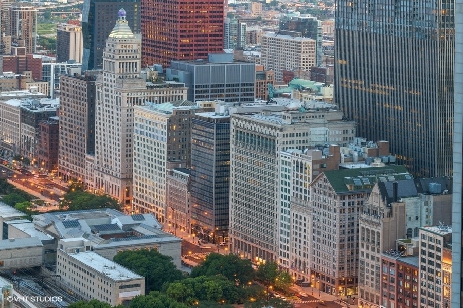 225 N Columbus Drive Unit: 6006