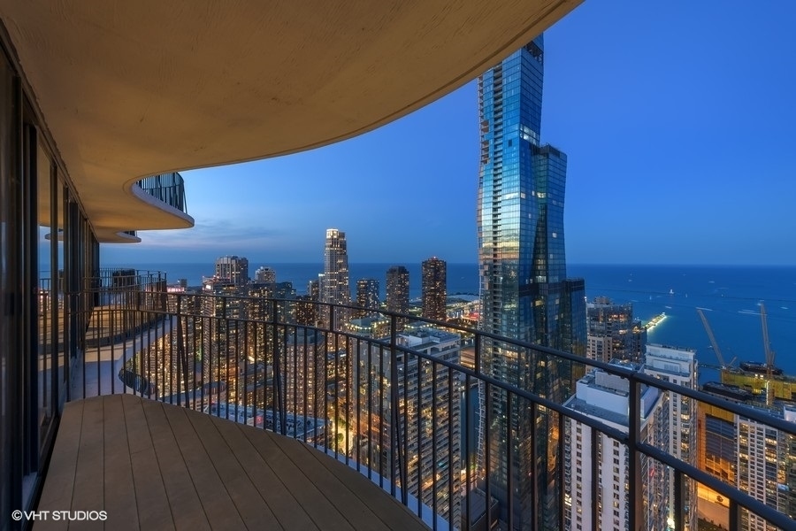 225 N Columbus Drive Unit: 6006