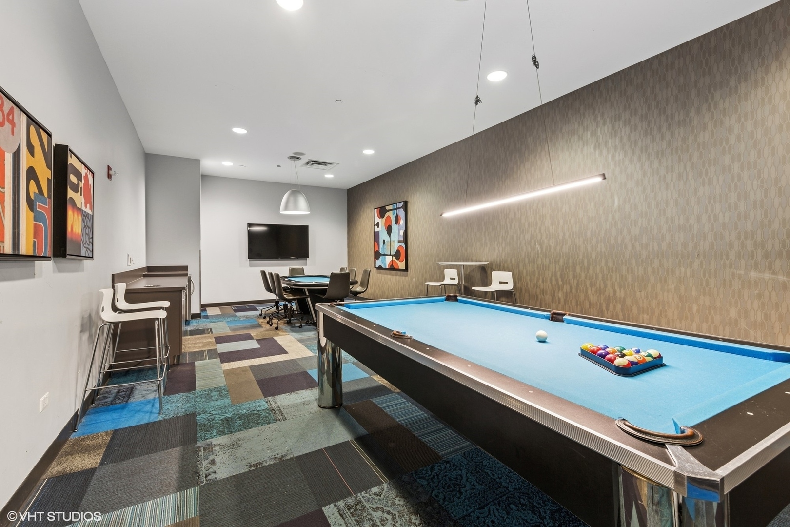 225 N Columbus Drive Unit: 6006