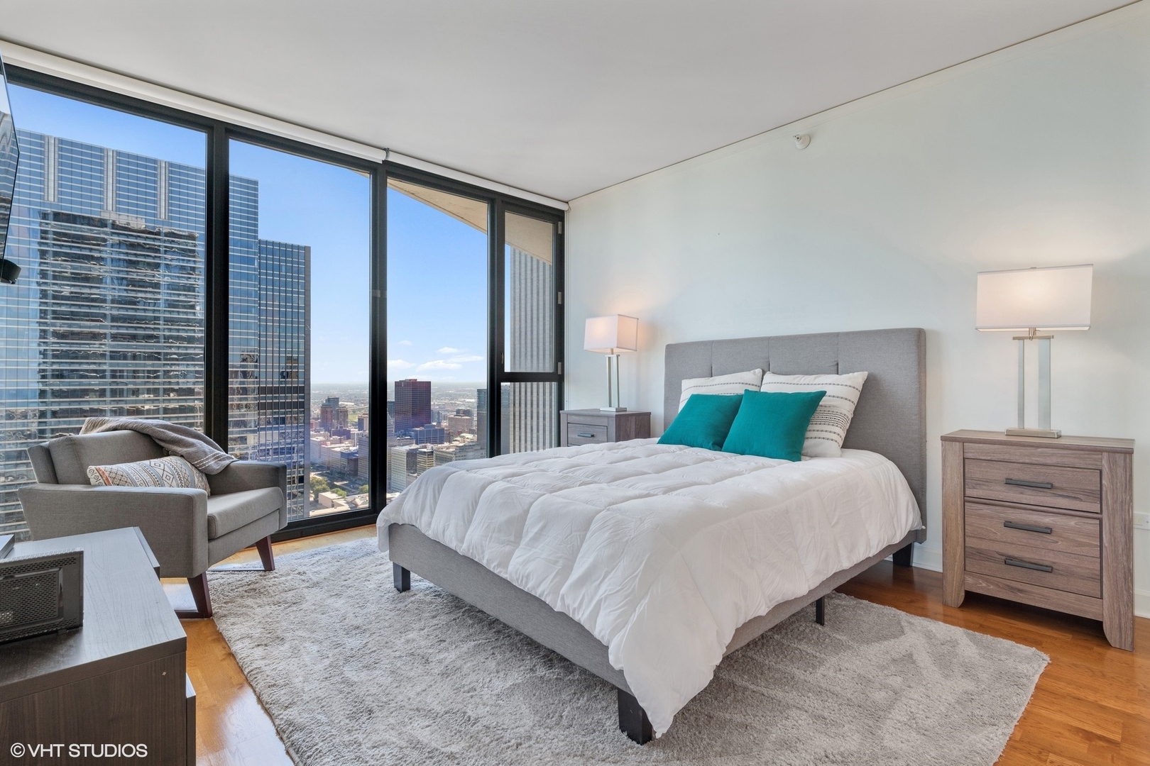 225 N Columbus Drive Unit: 6006