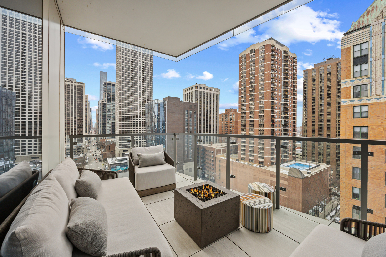 4 E Elm Street Unit: 12S