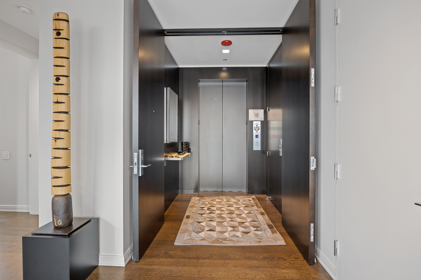 4 E Elm Street Unit: 12S