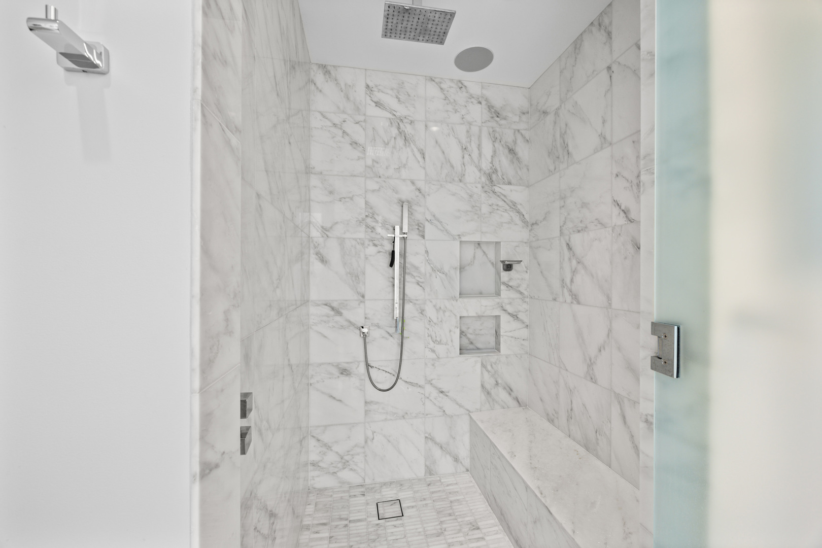 4 E Elm Street Unit: 12S