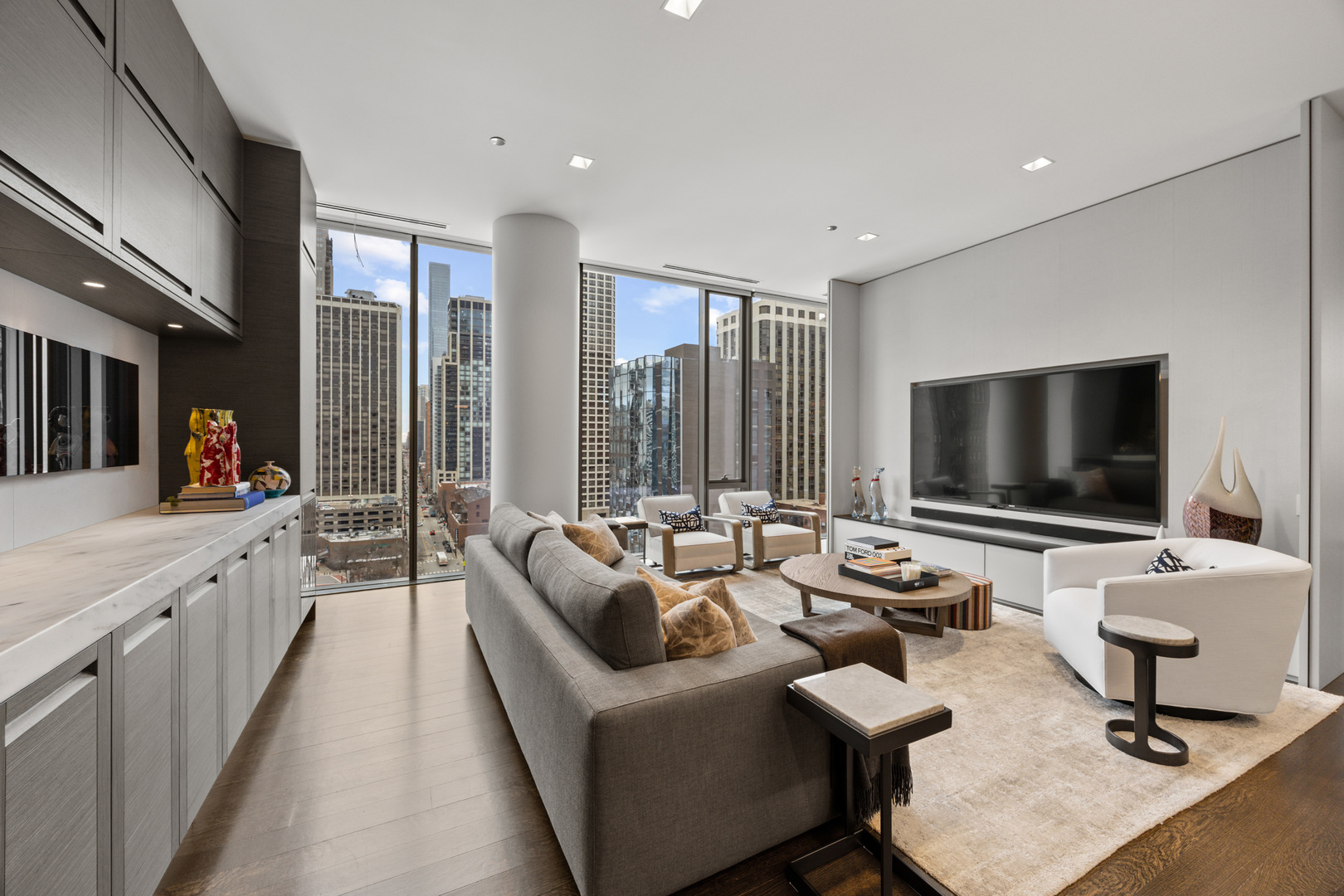 4 E Elm Street Unit: 12S