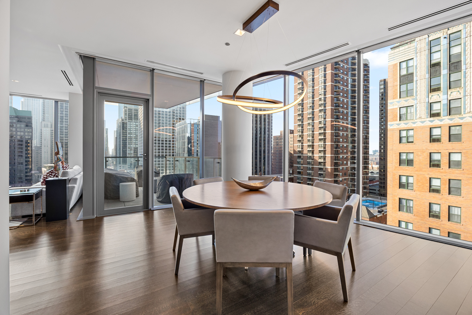 4 E Elm Street Unit: 12S