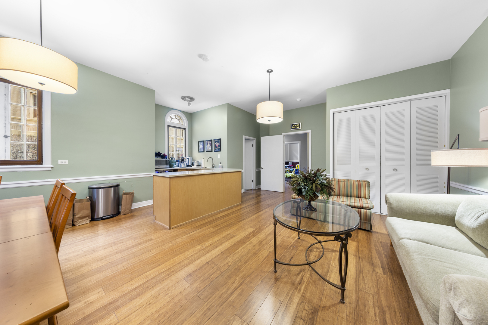 415 W ALDINE Avenue Unit: 2A