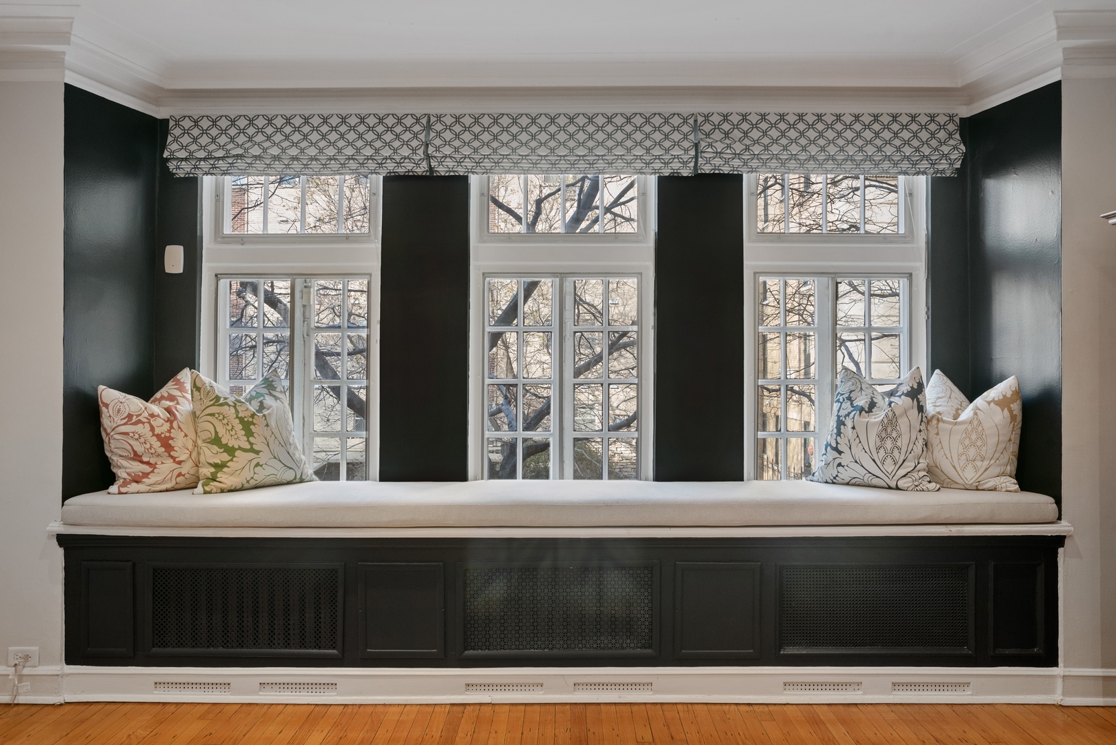 415 W ALDINE Avenue Unit: 2A