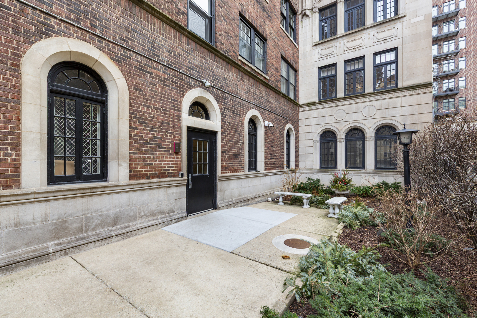 415 W ALDINE Avenue Unit: 2A