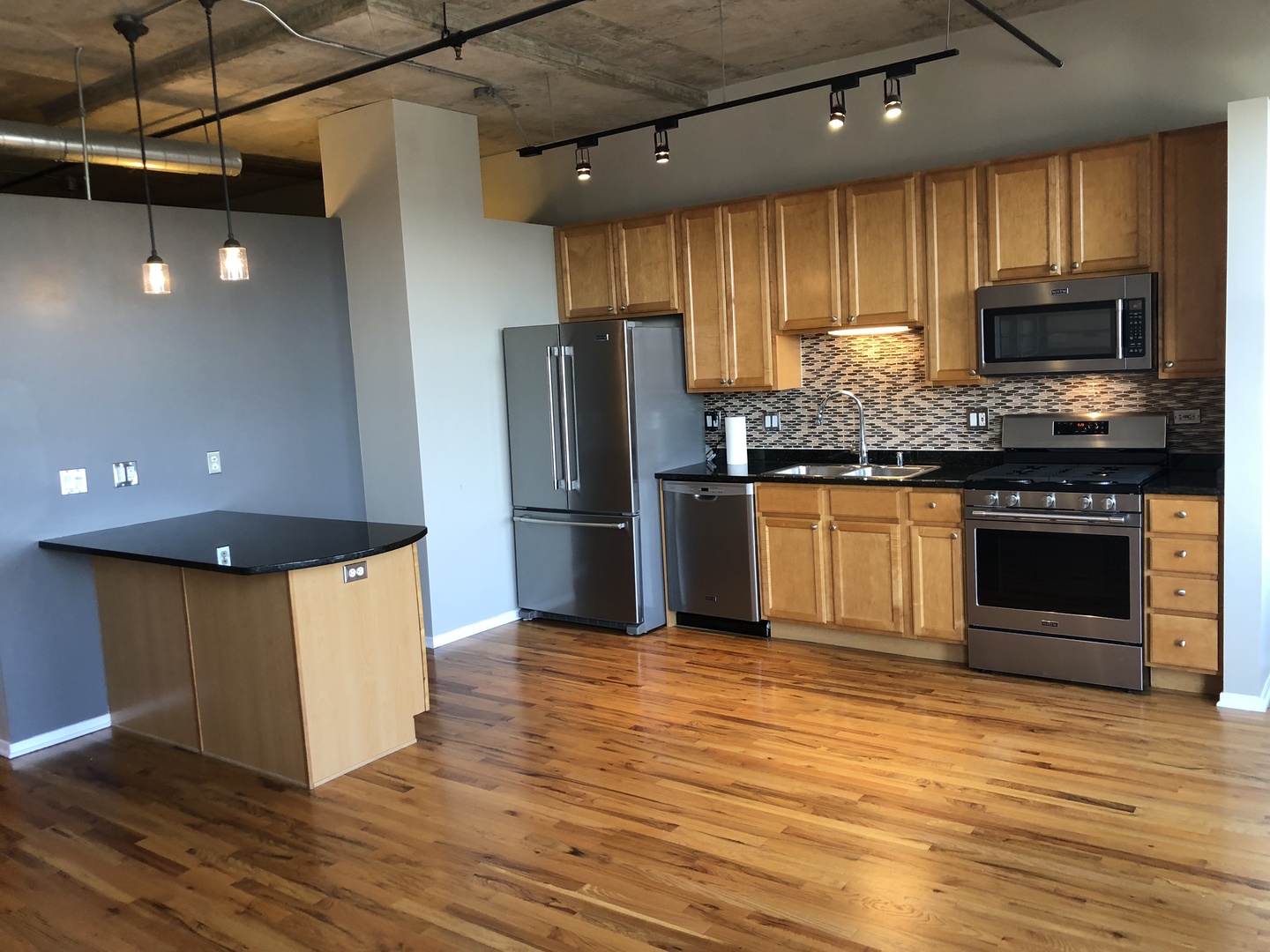 6 S Laflin Street Unit: 604