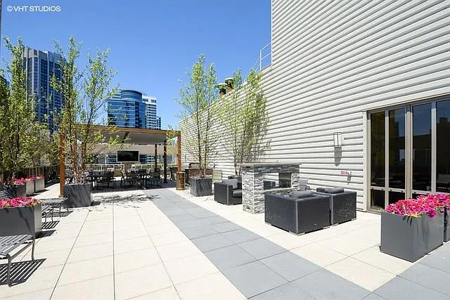 530 N LAKE SHORE Drive Unit: 902