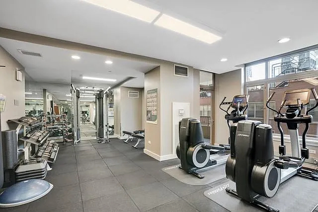 530 N LAKE SHORE Drive Unit: 902