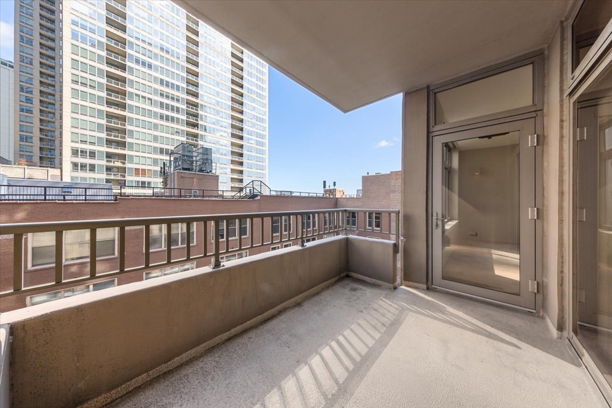 530 N LAKE SHORE Drive Unit: 902