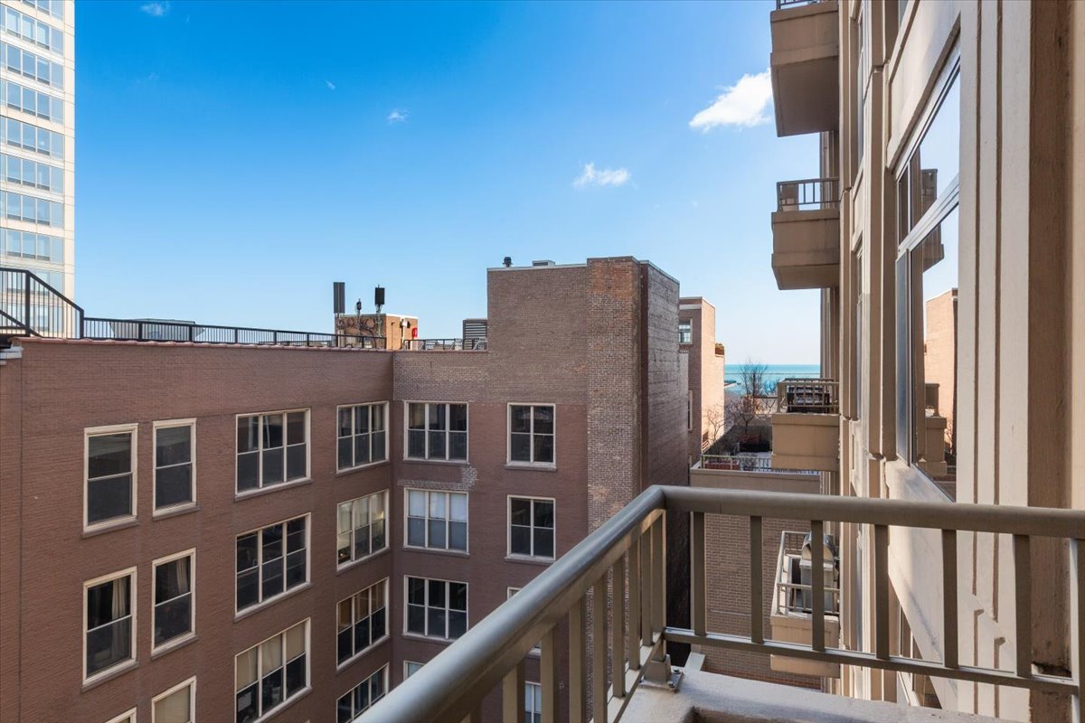 530 N LAKE SHORE Drive Unit: 902