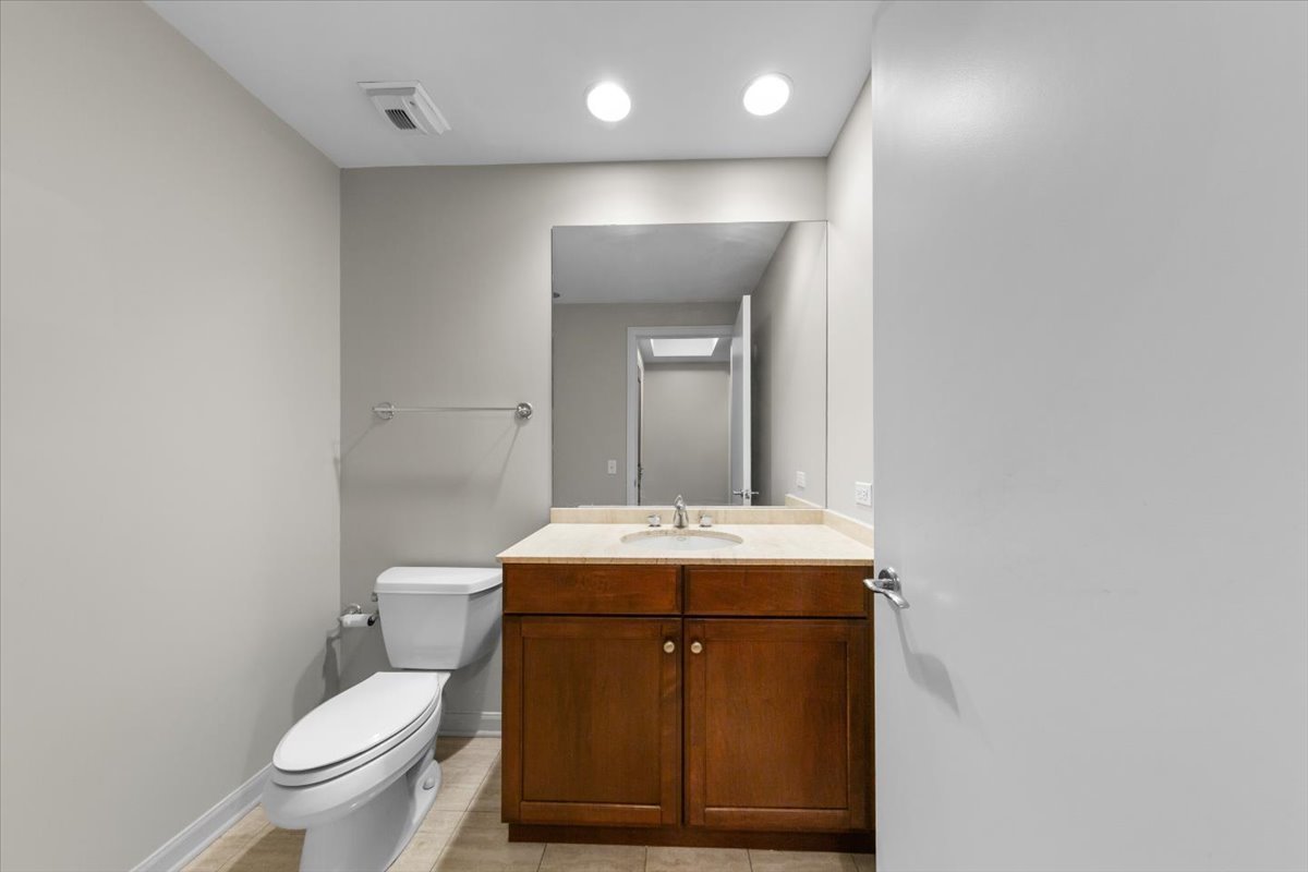 530 N LAKE SHORE Drive Unit: 902