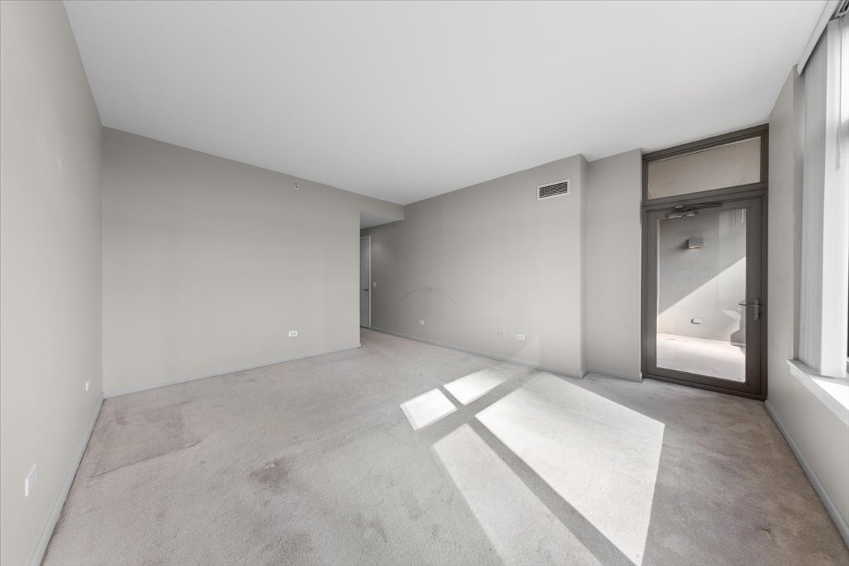 530 N LAKE SHORE Drive Unit: 902