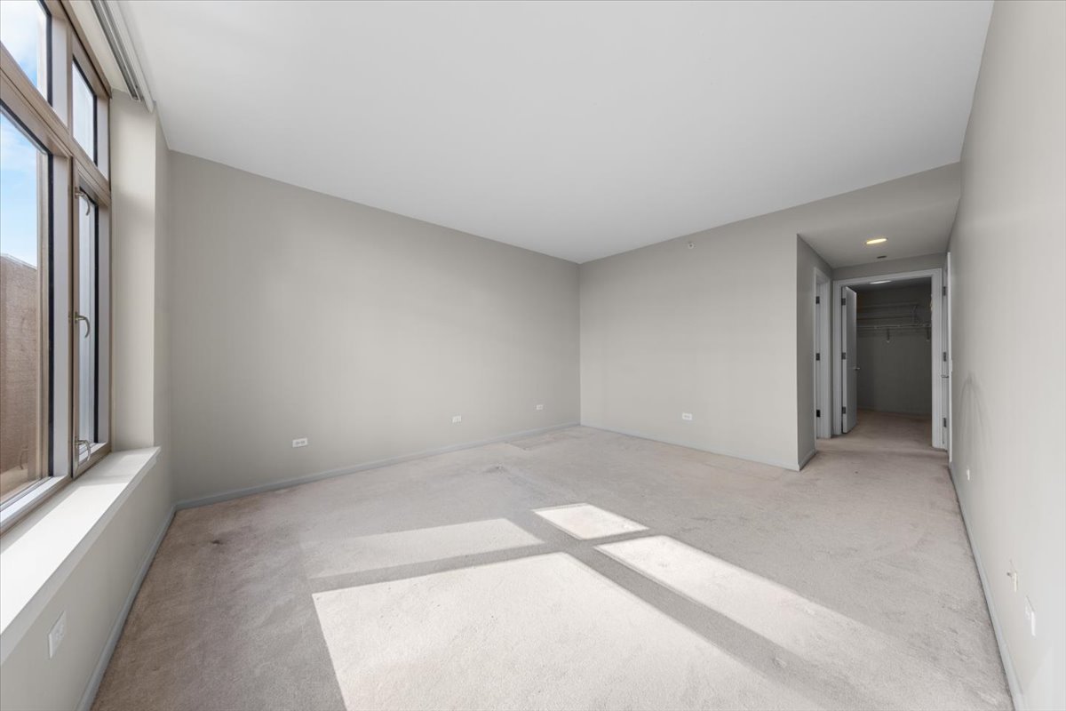 530 N LAKE SHORE Drive Unit: 902