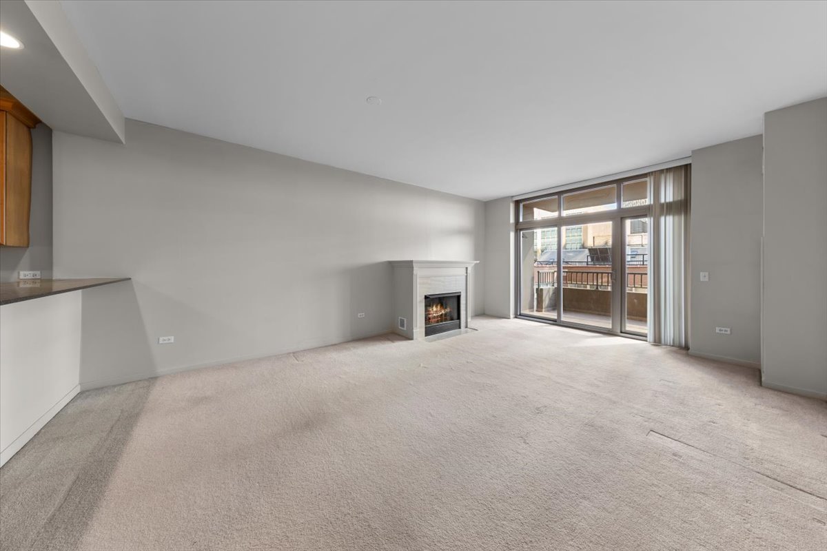 530 N LAKE SHORE Drive Unit: 902