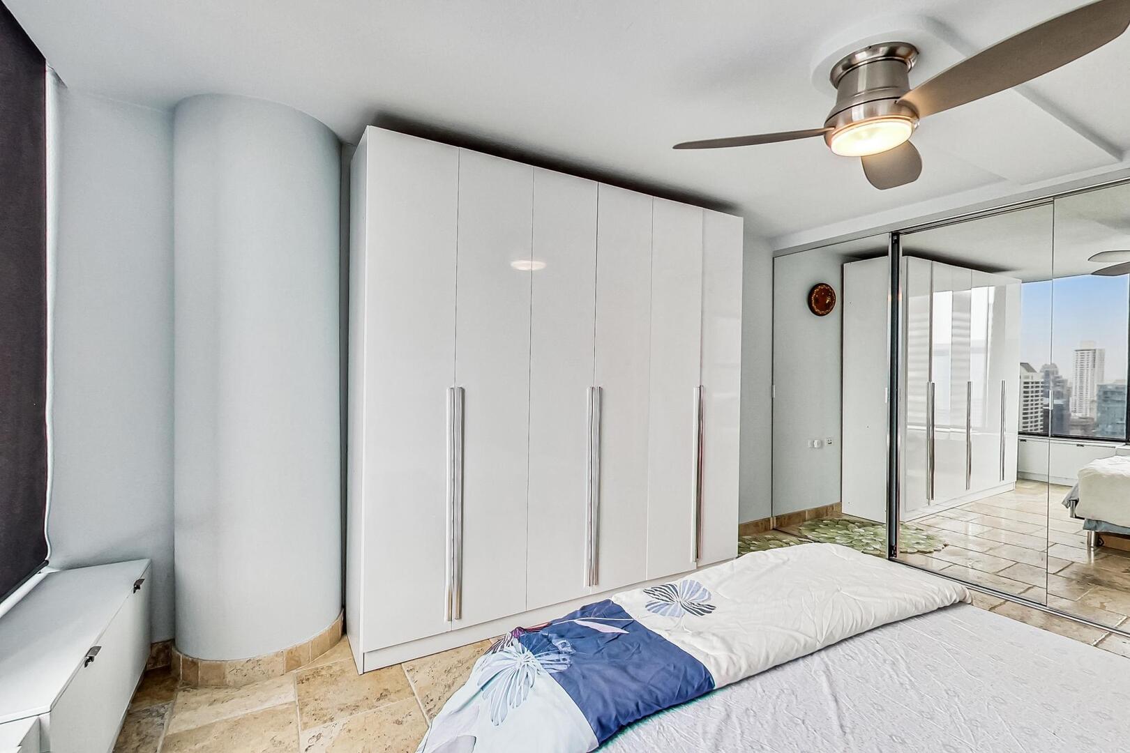 505 N Lake Shore Drive Unit: 5302