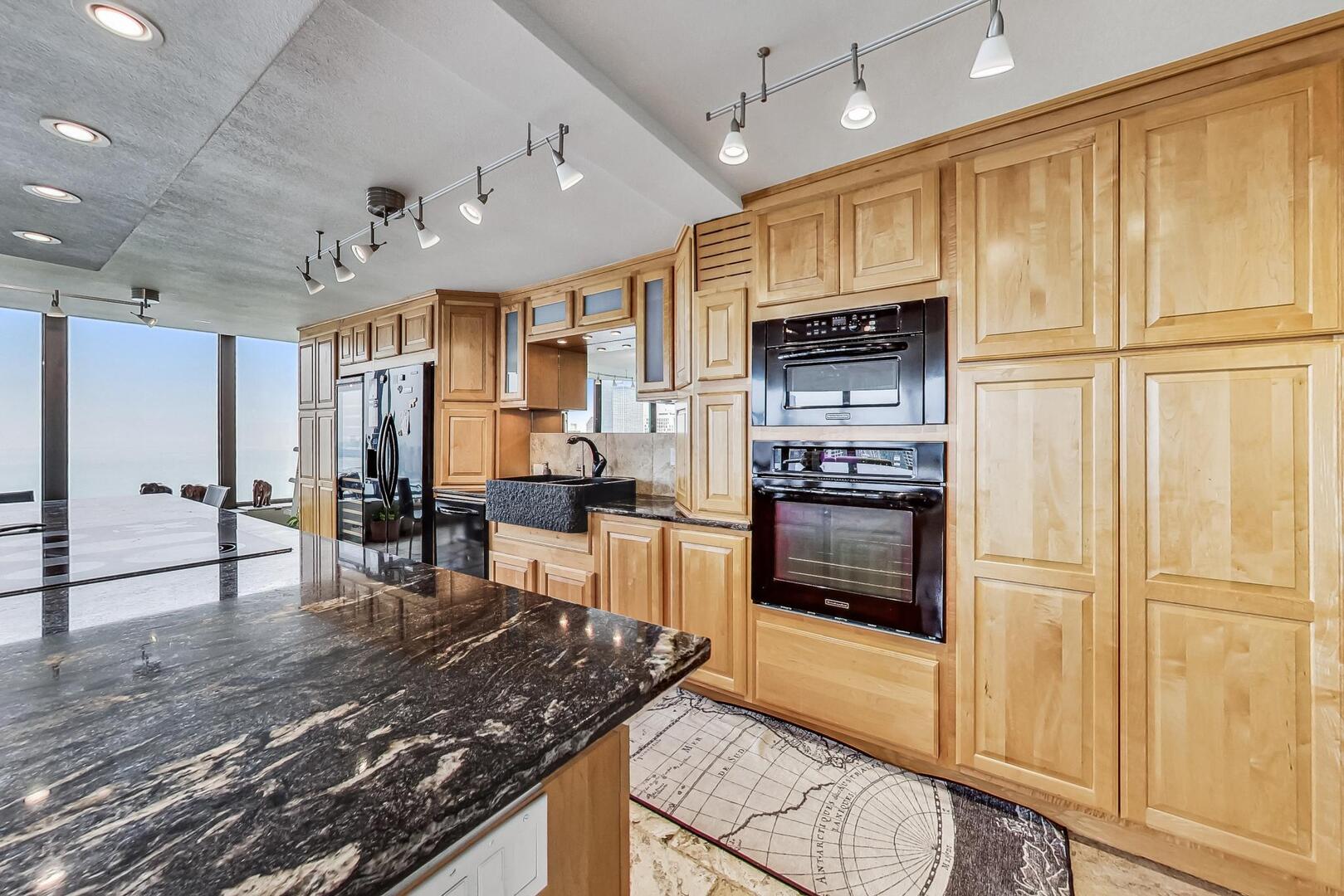 505 N Lake Shore Drive Unit: 5302