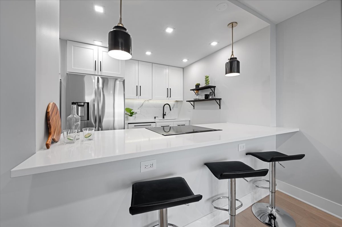 1560 N Sandburg Terrace Unit: 4011J