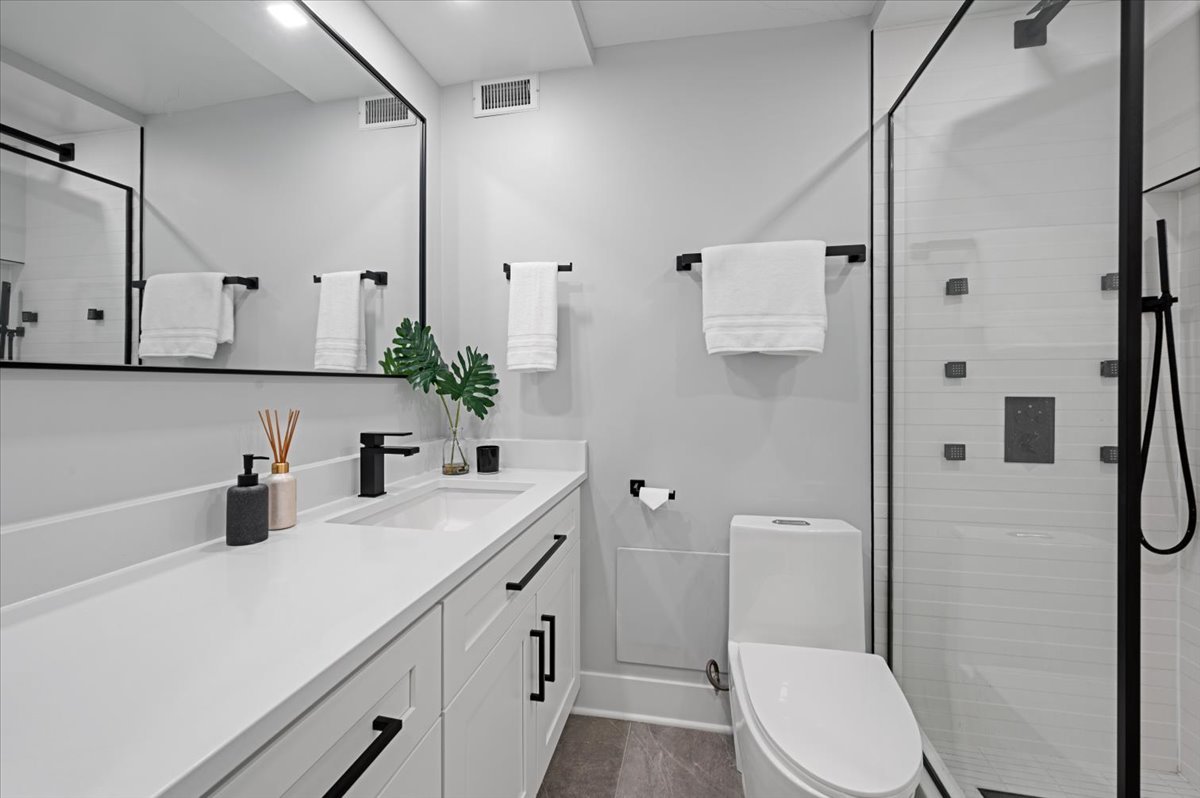 1560 N Sandburg Terrace Unit: 4011J