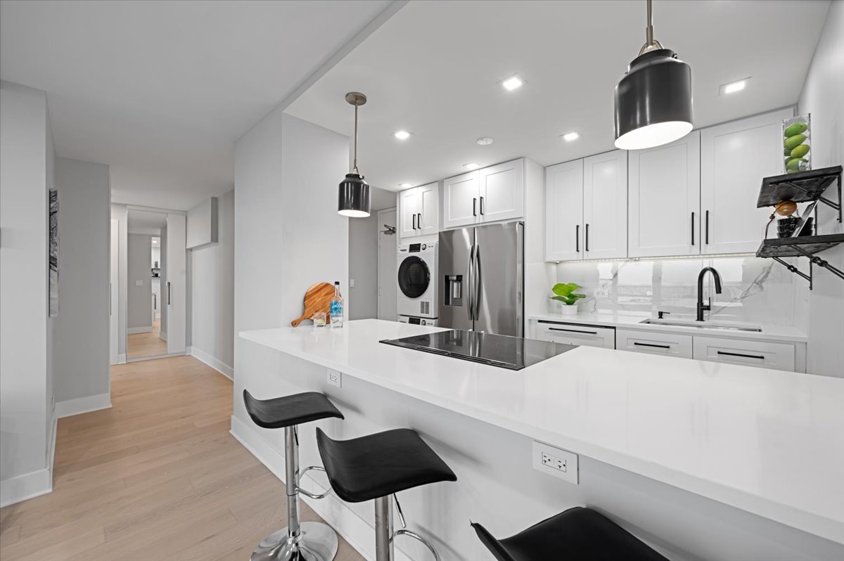 1560 N Sandburg Terrace Unit: 4011J