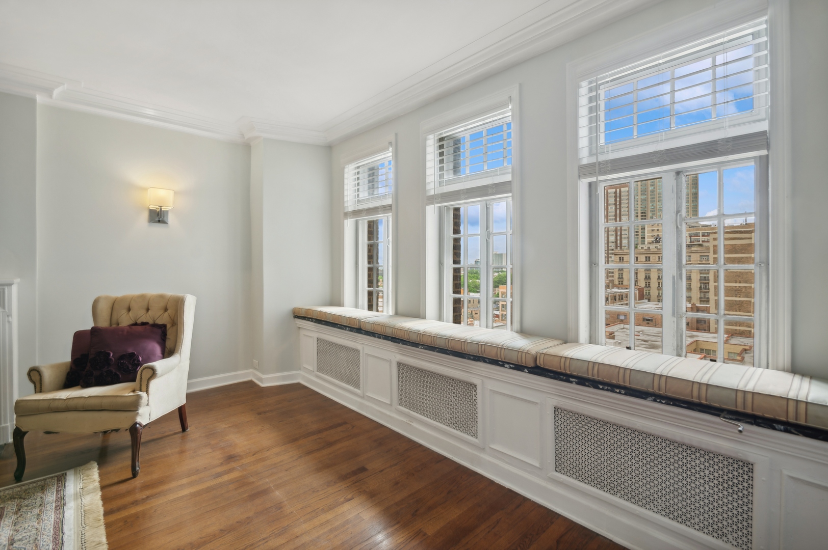 415 W ALDINE Avenue Unit: 9C