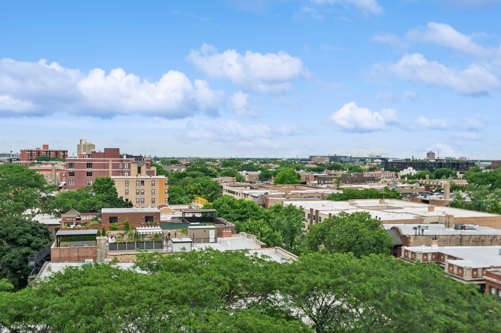 415 W ALDINE Avenue Unit: 9C