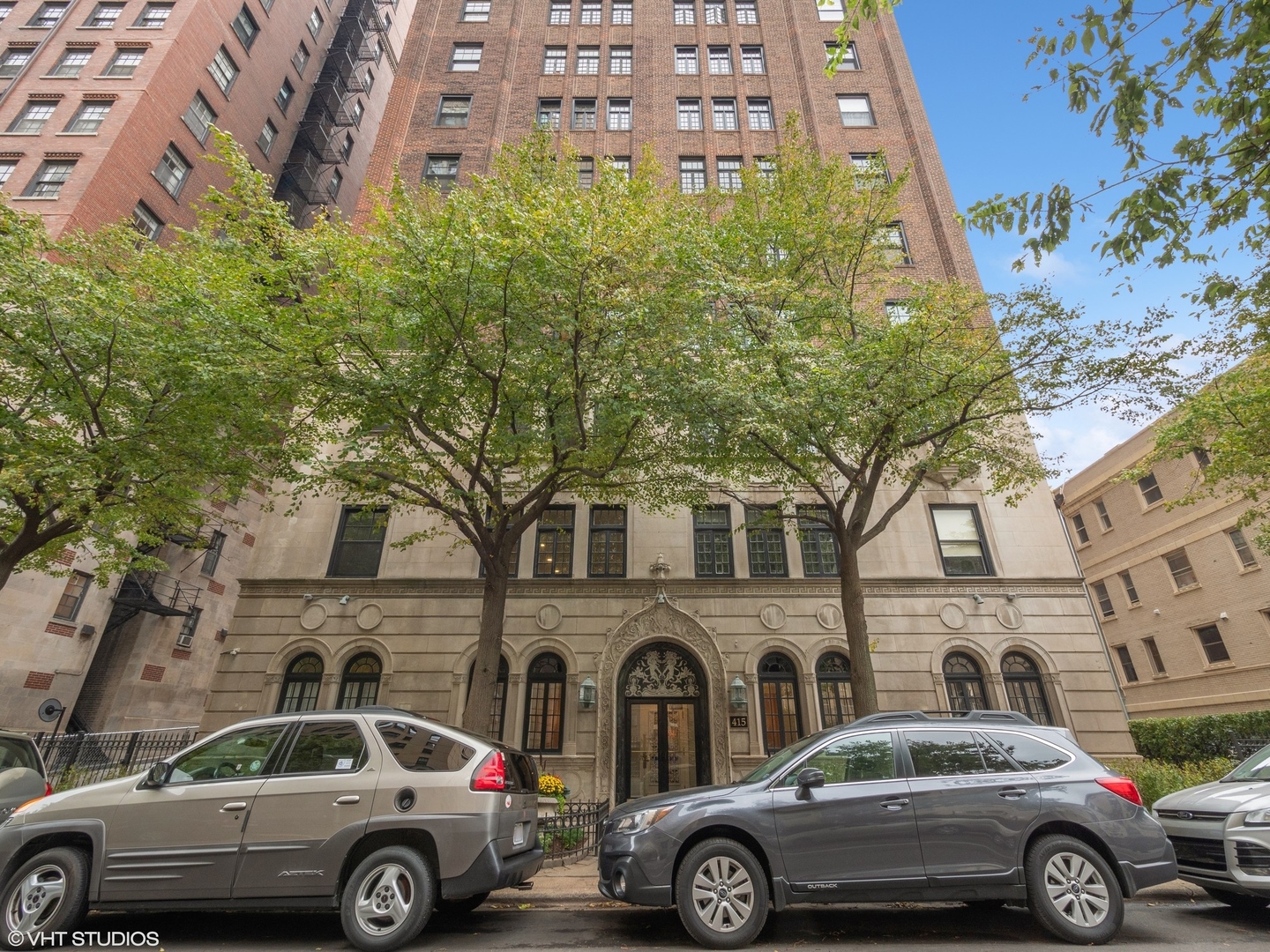 415 W ALDINE Avenue Unit: 9C
