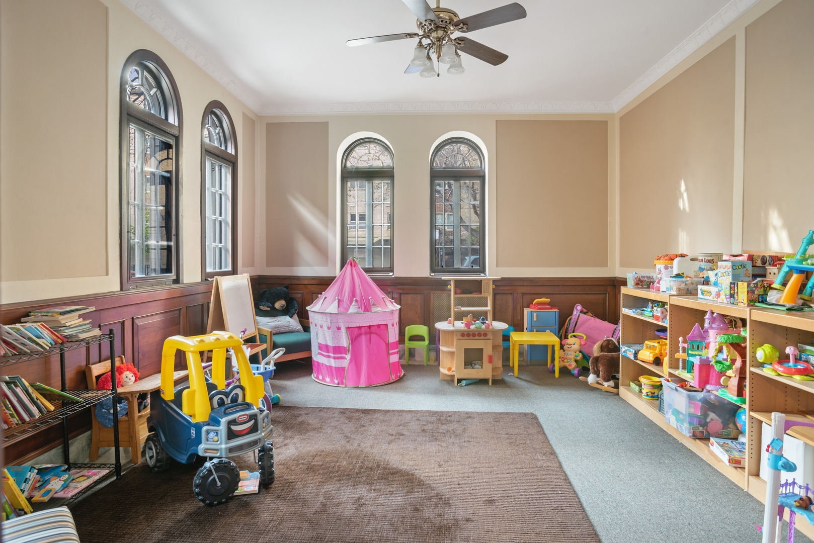 415 W ALDINE Avenue Unit: 9C