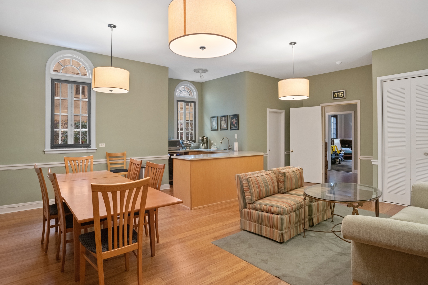 415 W ALDINE Avenue Unit: 9C