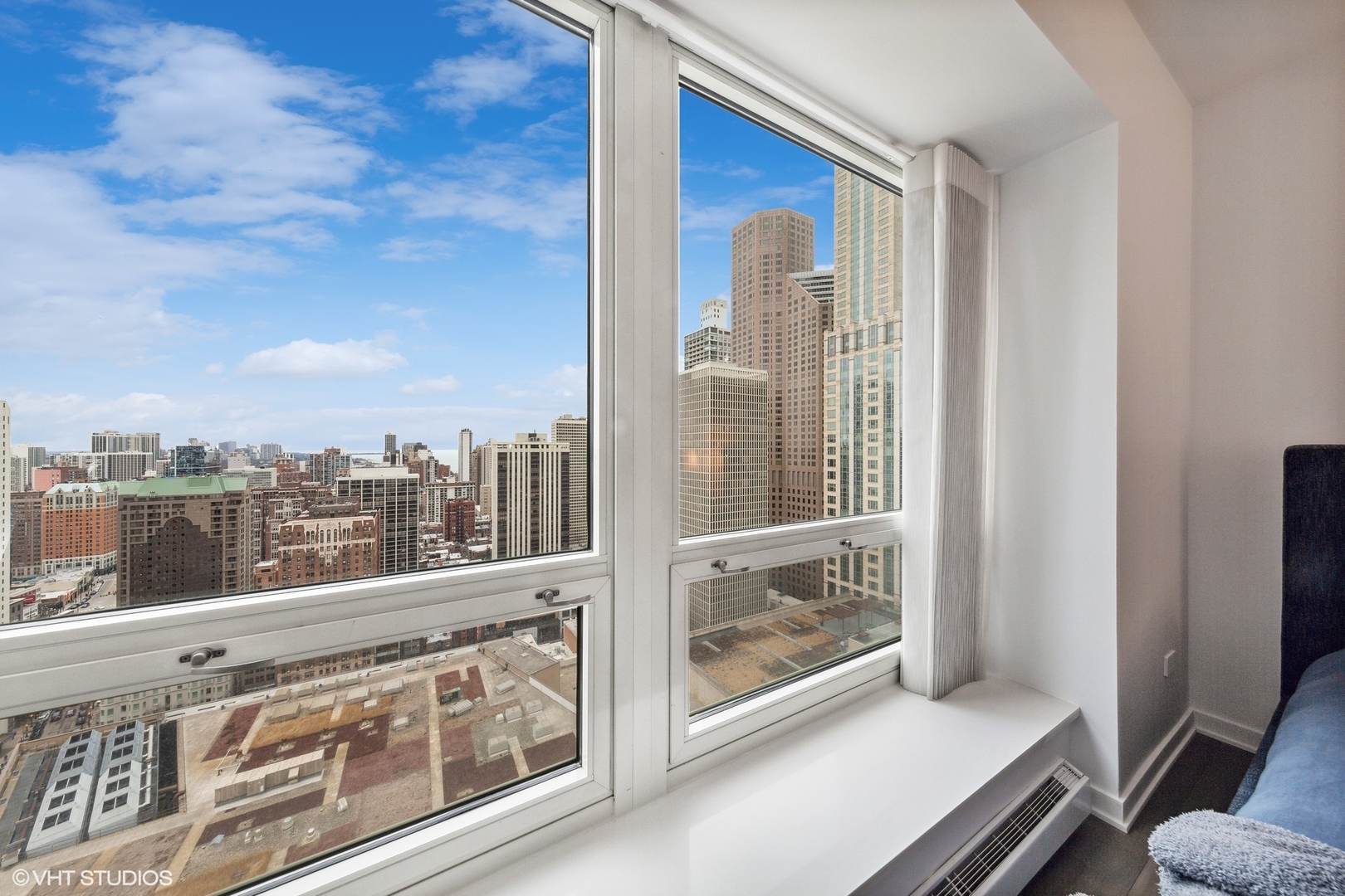 57 E Delaware Place Unit: 2805