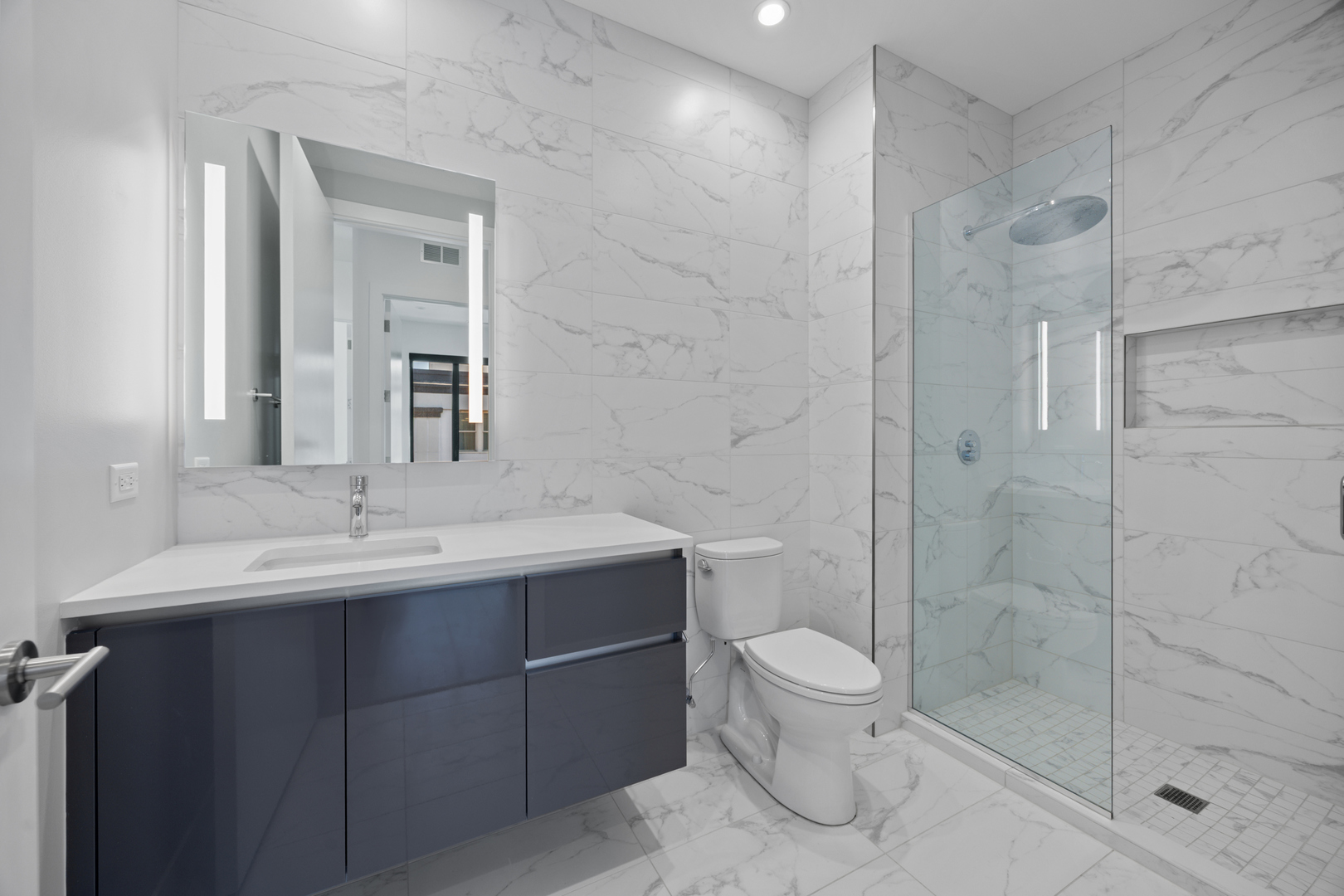 305 S Racine Avenue Unit: PHD