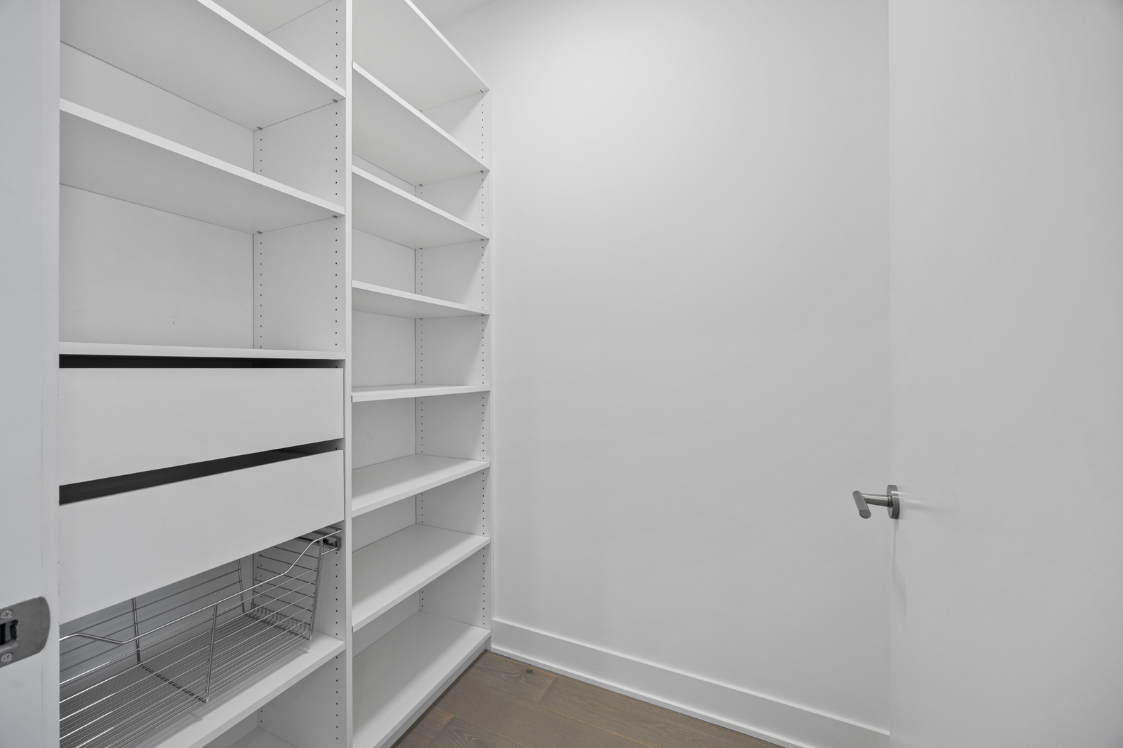 305 S Racine Avenue Unit: PHD