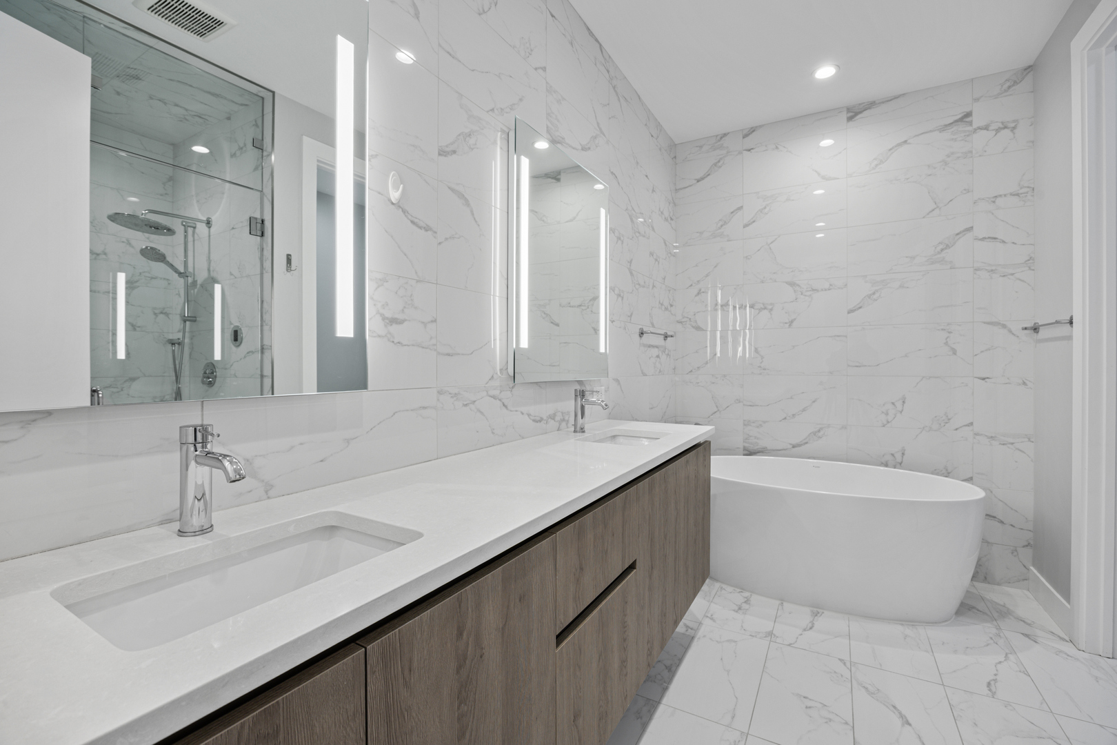 305 S Racine Avenue Unit: PHD