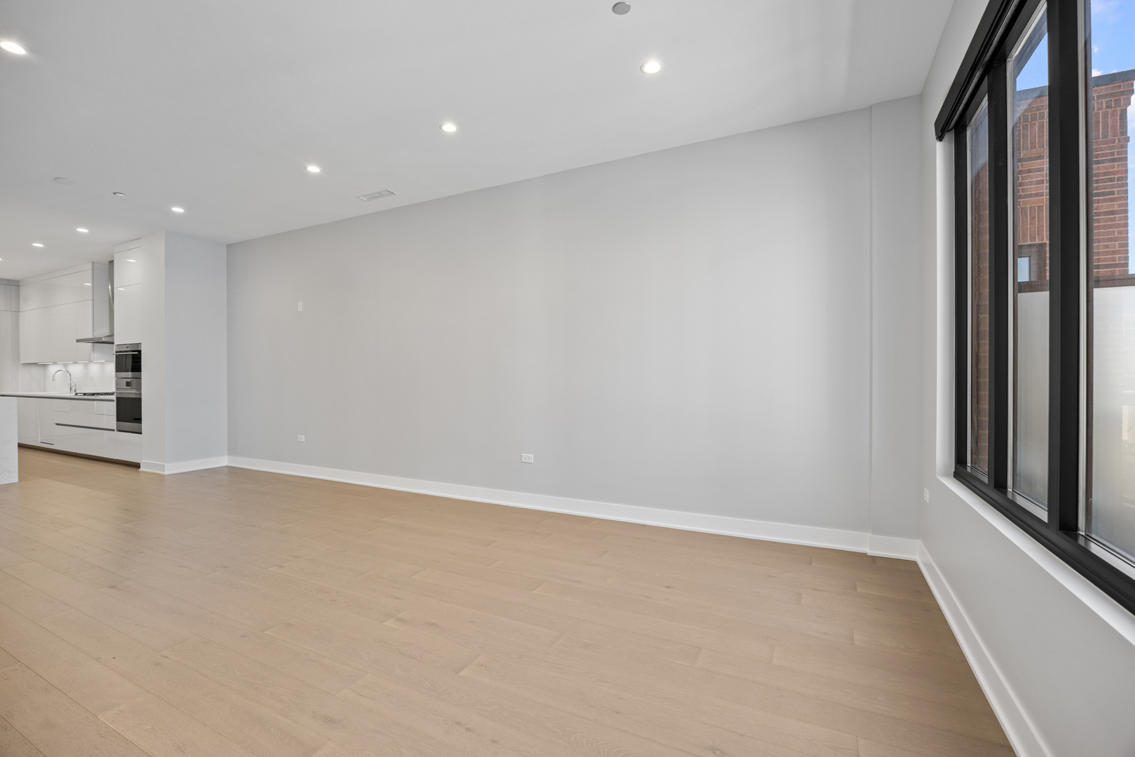 305 S Racine Avenue Unit: PHD