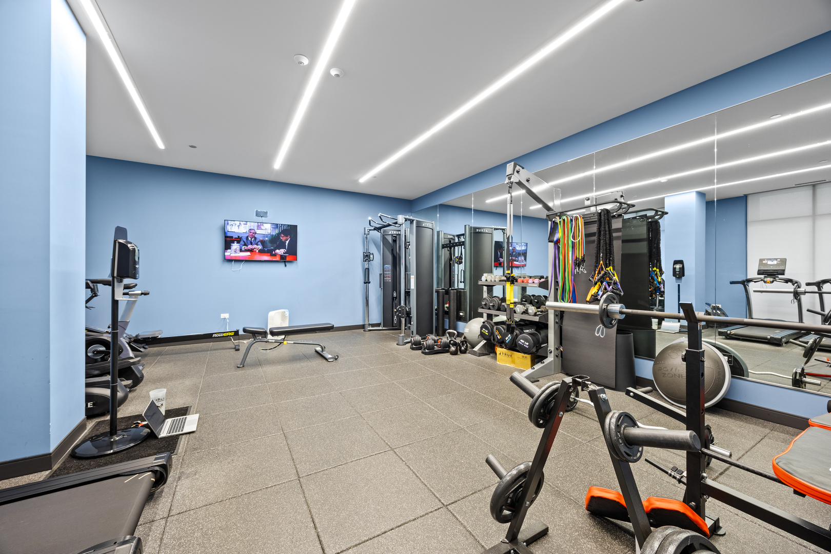 305 S Racine Avenue Unit: PHD