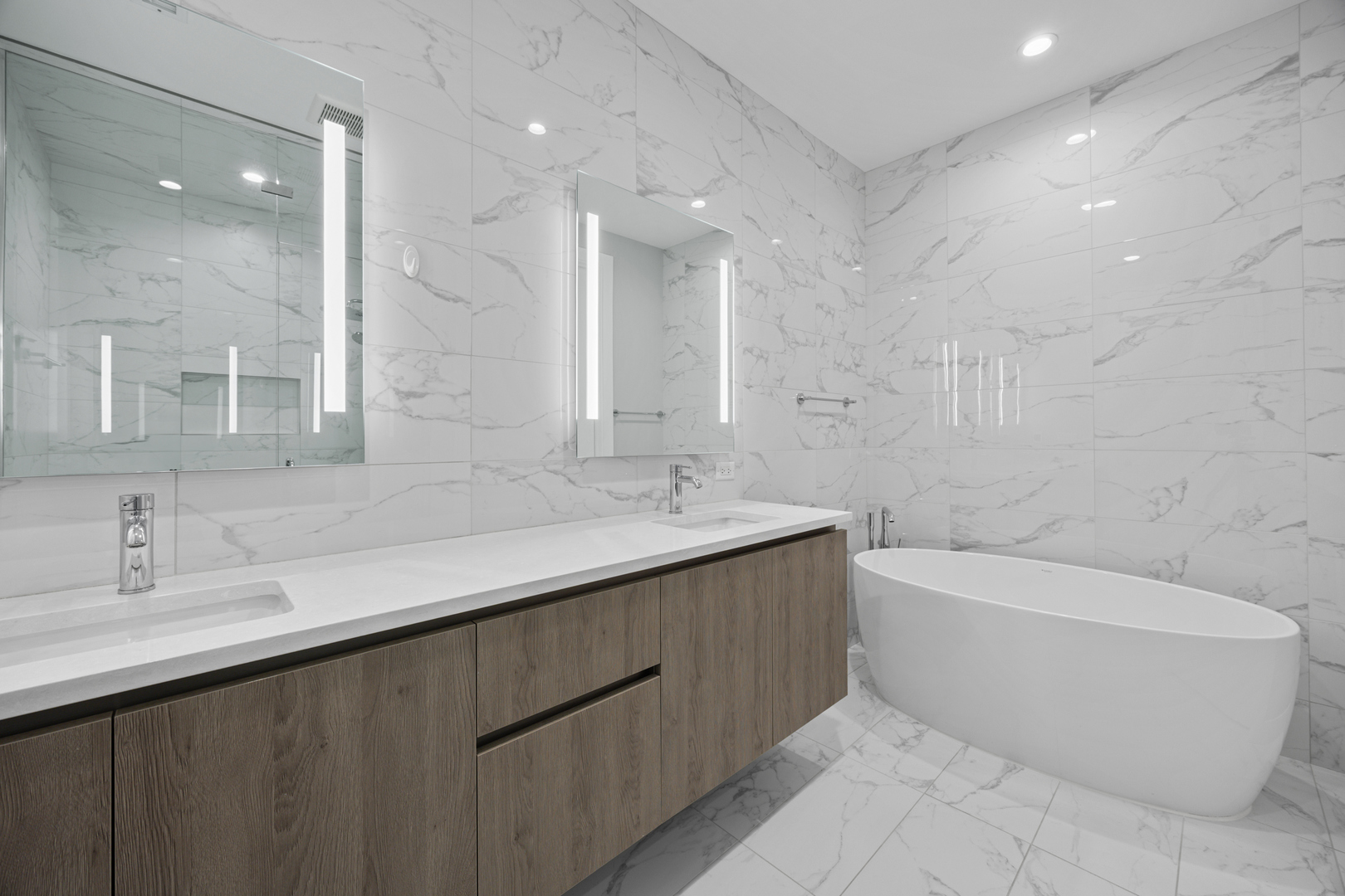 305 S Racine Avenue Unit: PHD