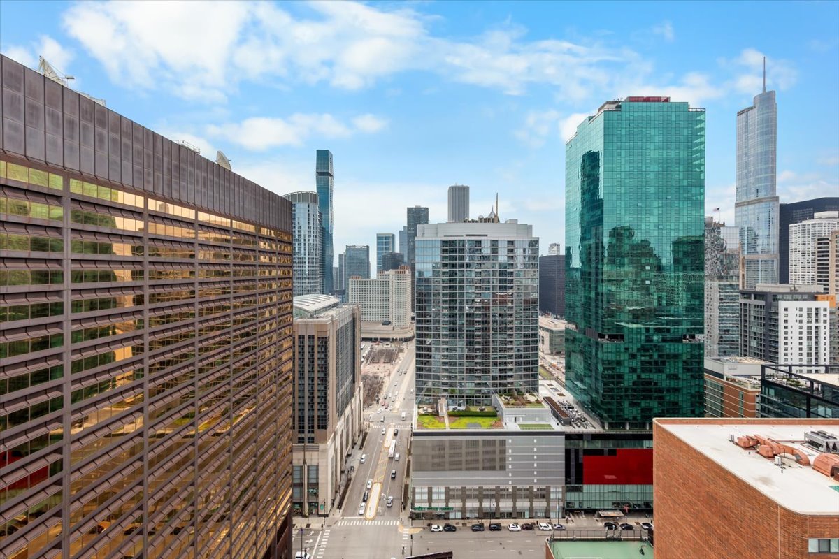 600 N FAIRBANKS Court Unit: 3301